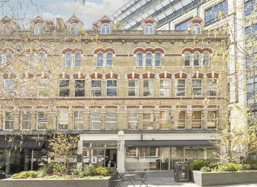 Flat St. Bride Street in City of London