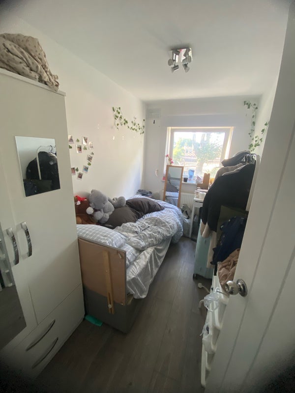 Room Patrick Connolly Gardens in Greater London