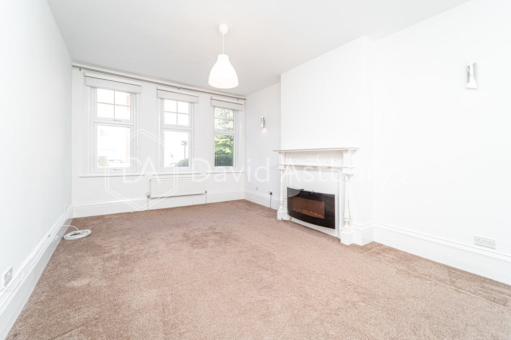 Flat Palmerston Road in Greater London