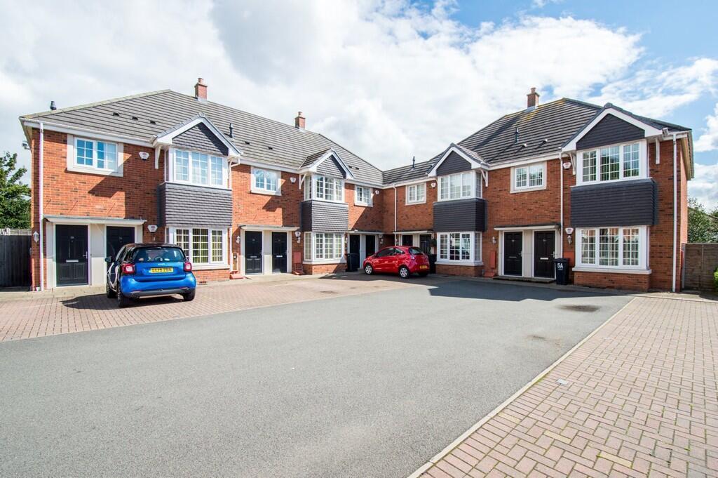 Flat Summerfield Road in Dudley