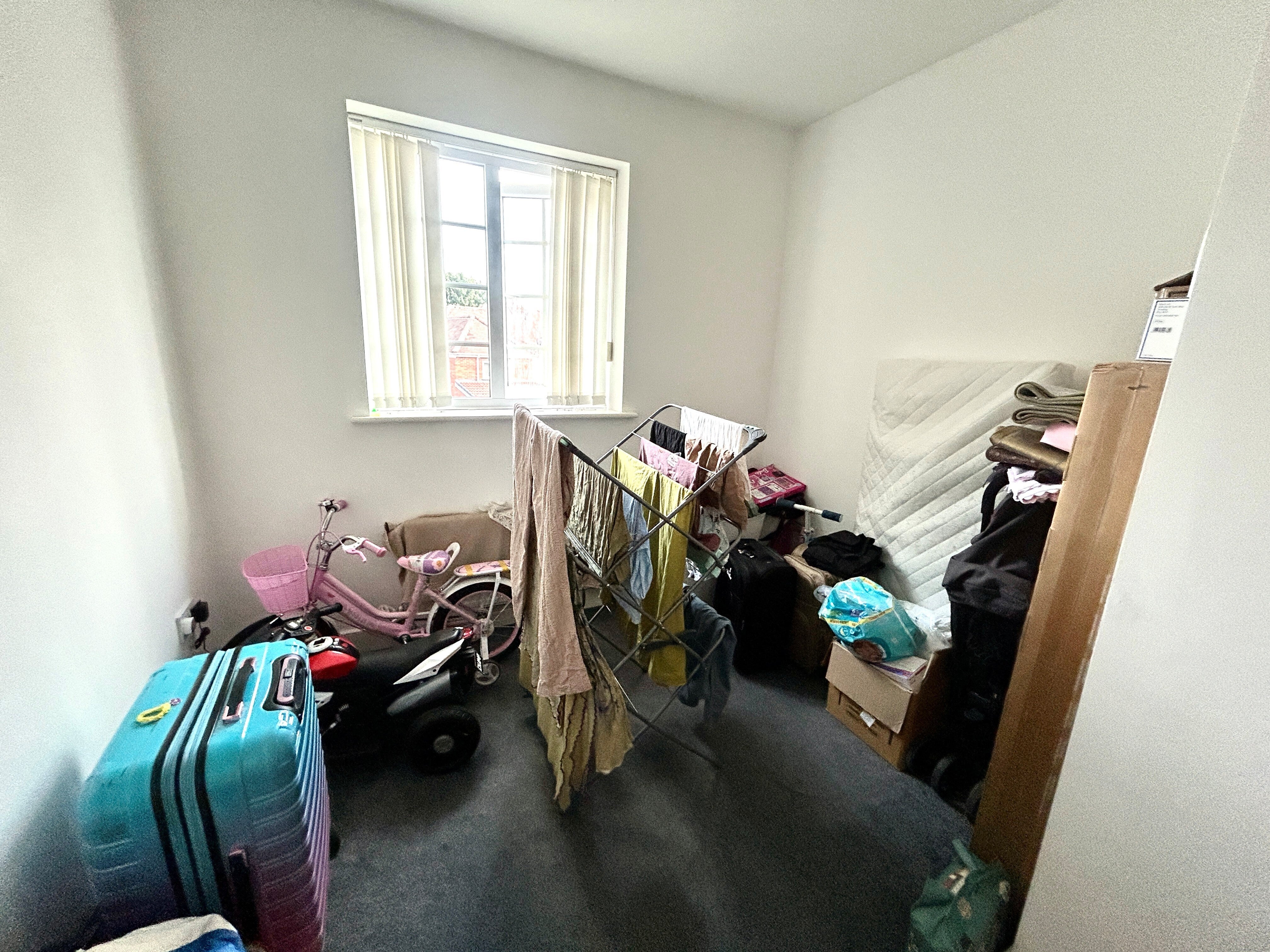 Flat Summerfield Road in Dudley