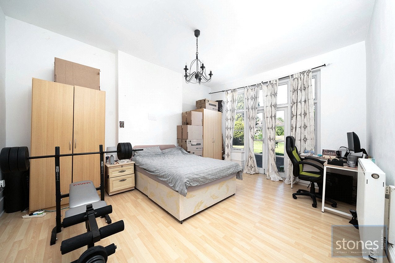 Flat High Road in Greater London