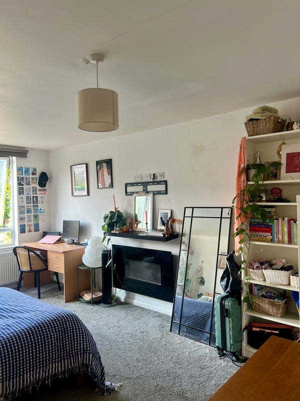 Room Sandringham Road in Greater London