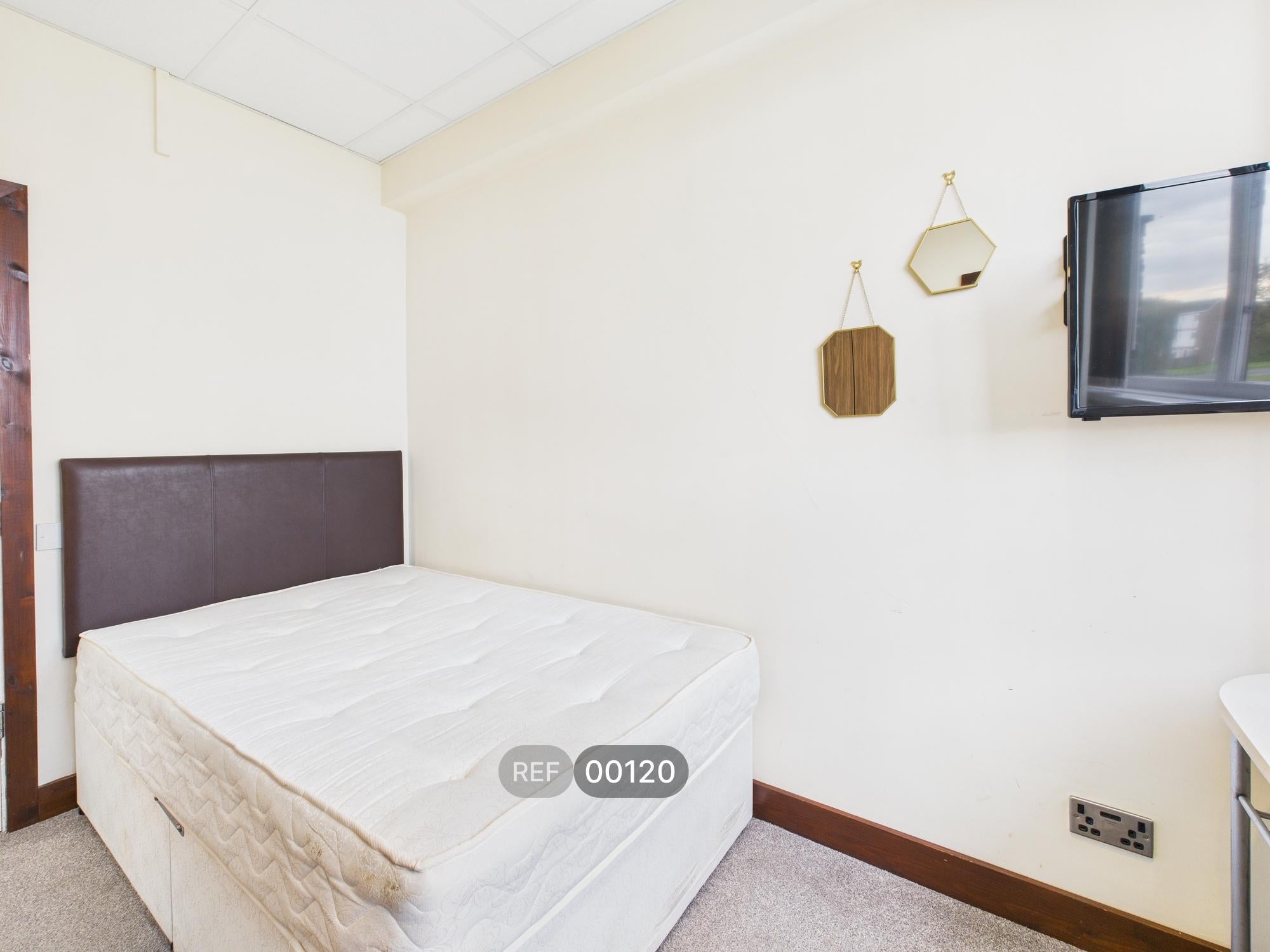 Room Anlaby Road in Hull