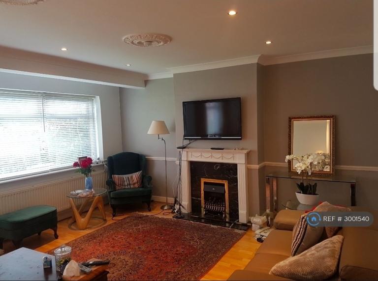 Flat Cavendish Avenue in Greater London