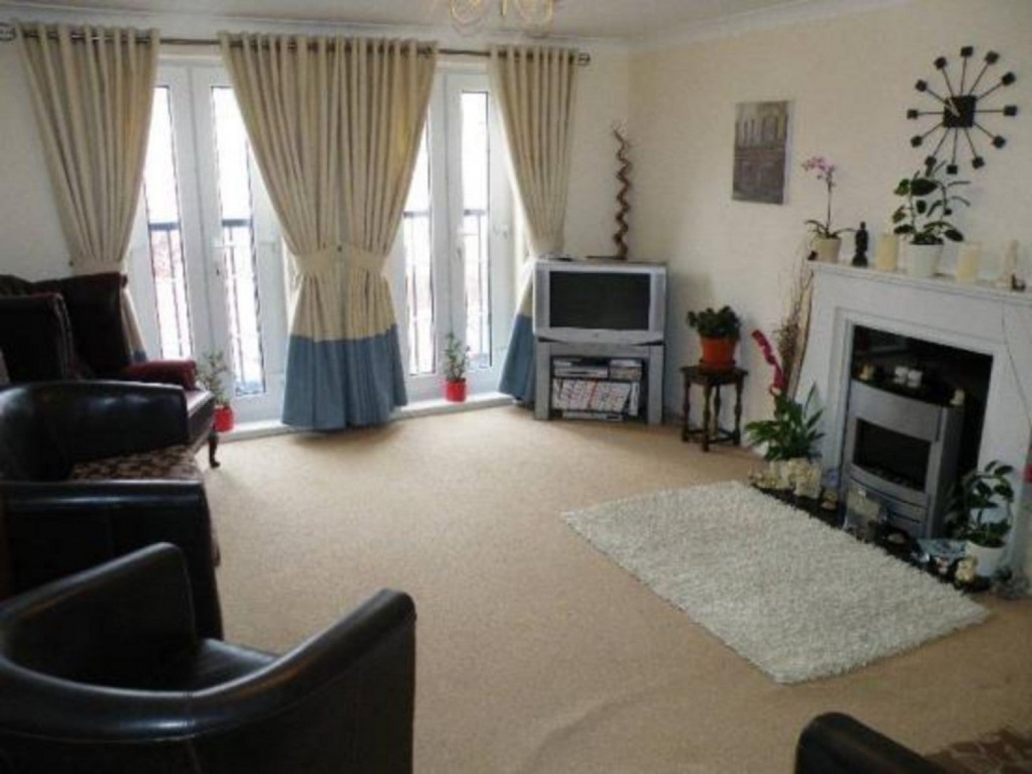 House Brampton Close in Wychwood Village