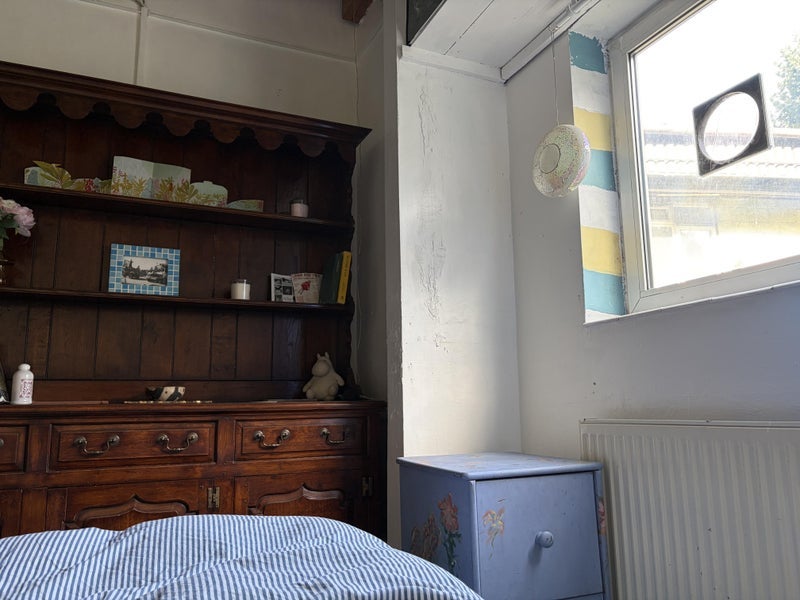 Room Smeed Road in Greater London