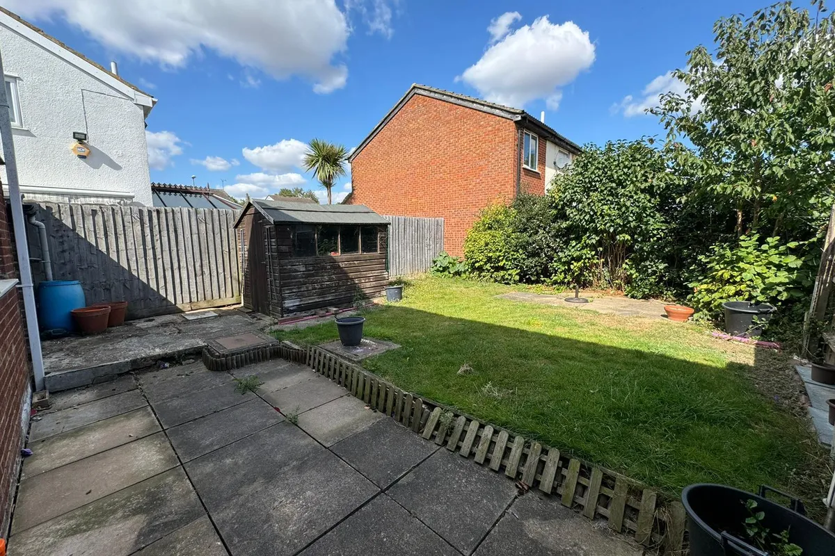 House Orwell Close in Raunds
