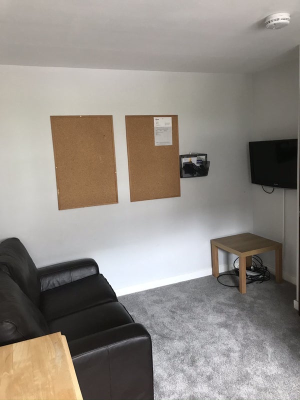 Room Crookesmoor Road in Sheffield