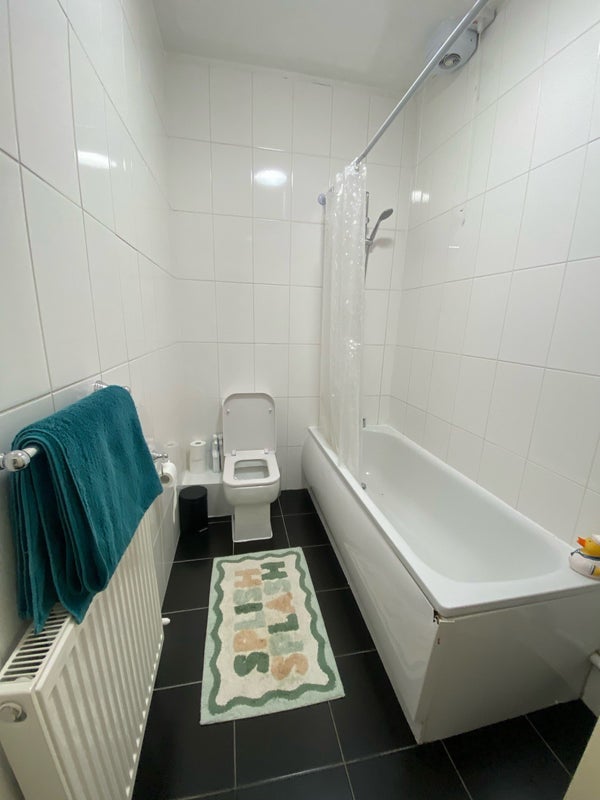 Room Foulser Road in Greater London