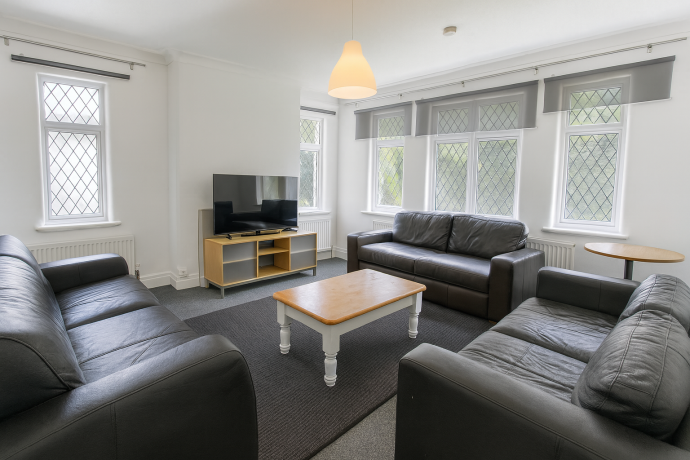 Flat Otley Road in Leeds