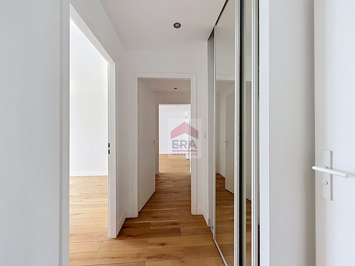 Flat Rue Albert Caron in Suresnes