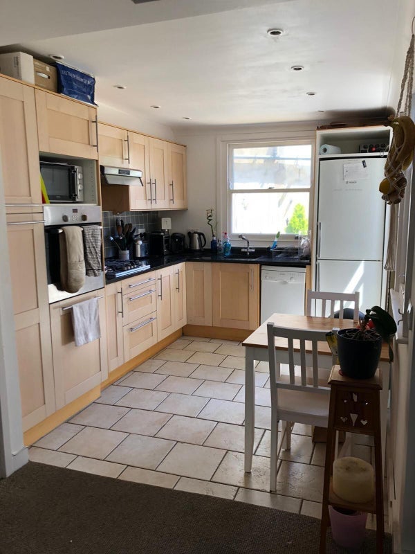 Room Derby Road in Greater London