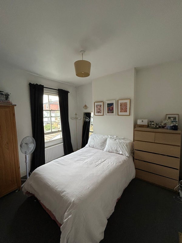 Room Derby Road in Greater London