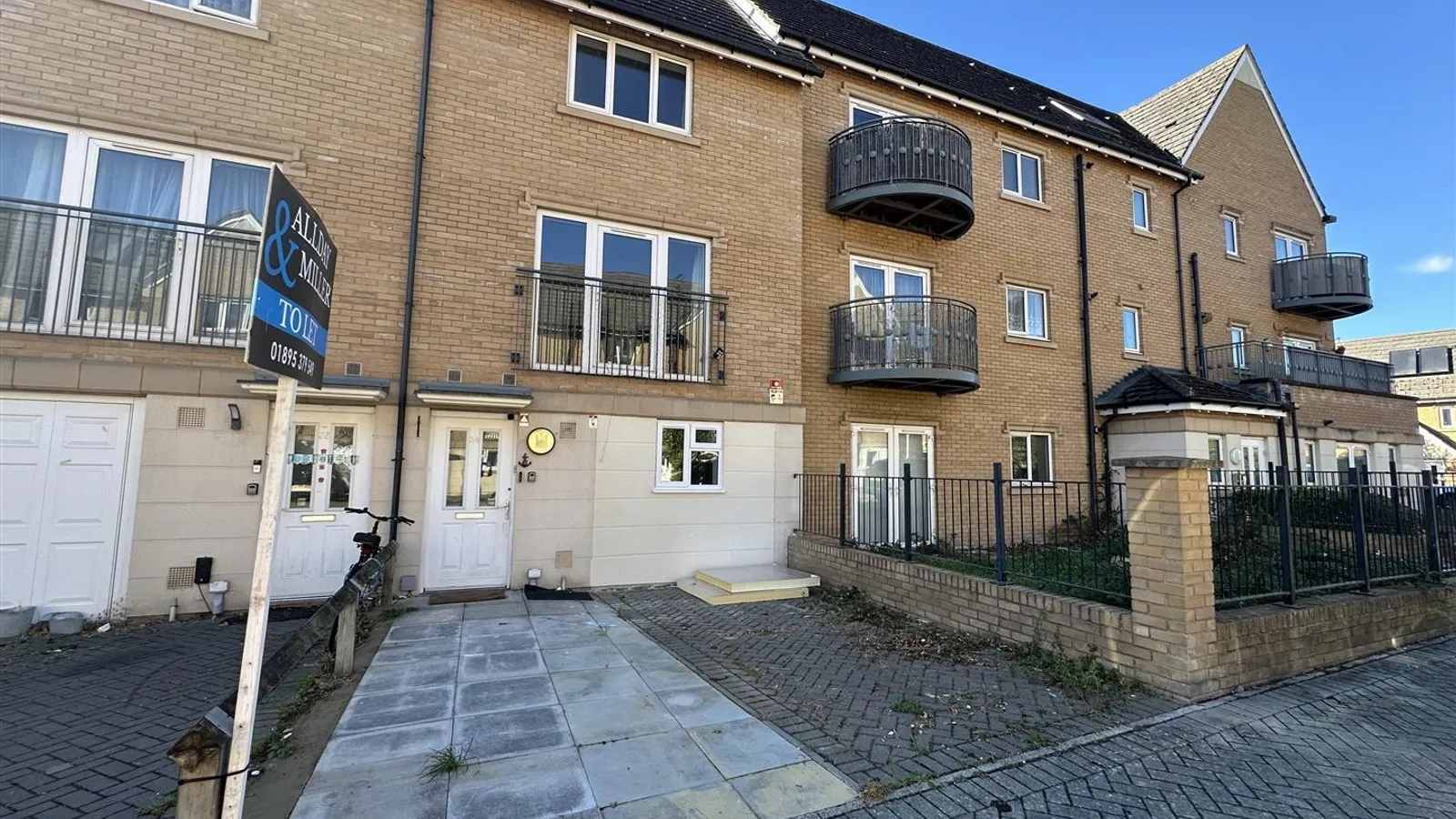 House Varcoe Gardens in Greater London