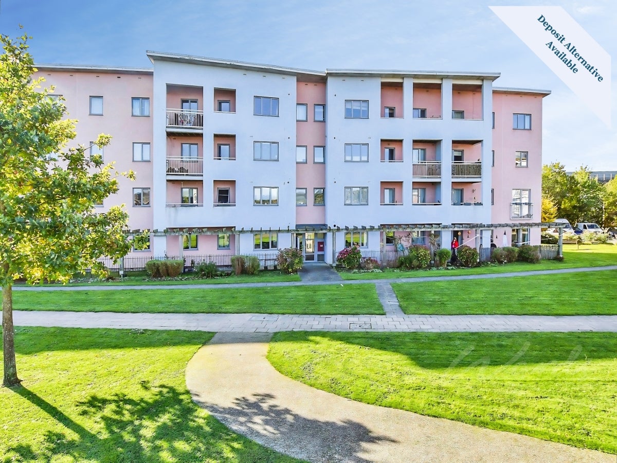 Flat Drummond Grove in Ashford