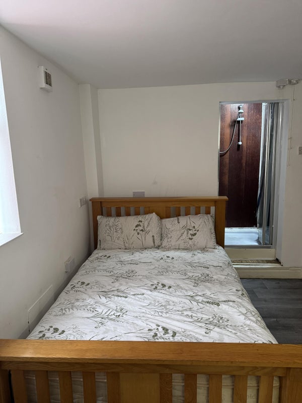 Flat St John's Place in Mansfield Woodhouse
