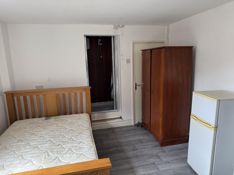Flat St John's Place in Mansfield Woodhouse