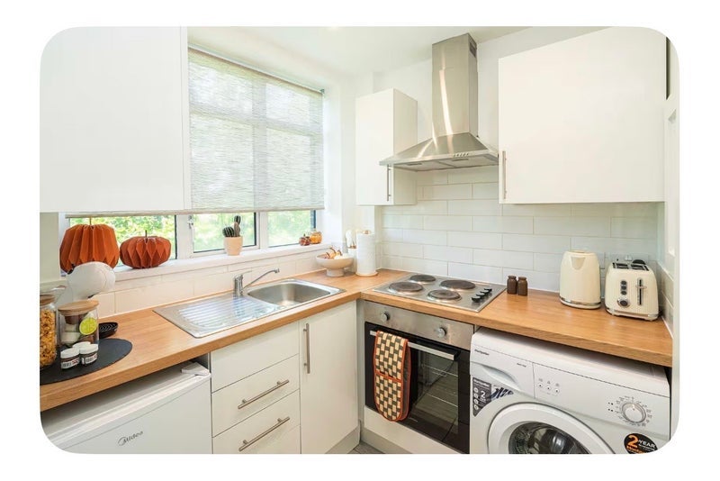 Flat Warren Street in Greater London