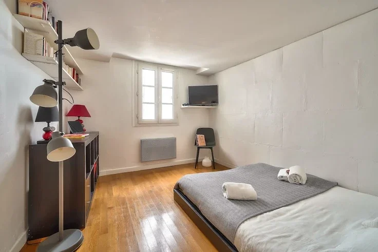 Flat Rue Saint-Antoine in Paris