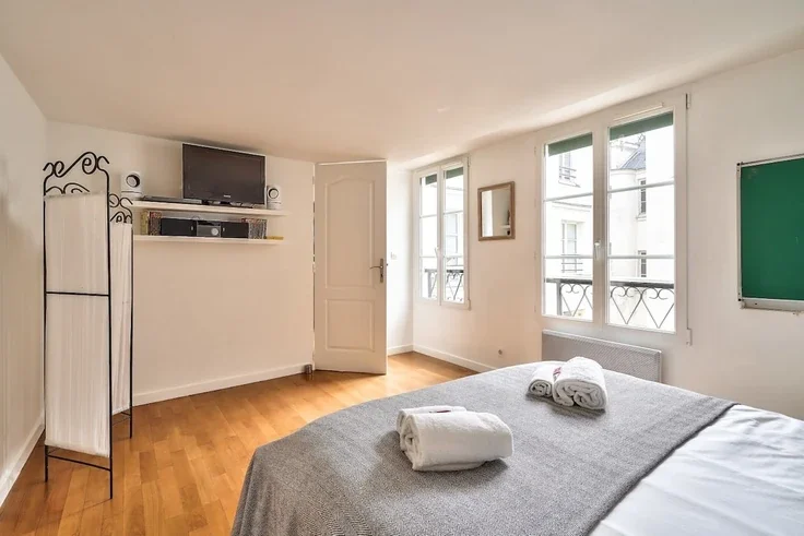Flat Rue Saint-Antoine in Paris