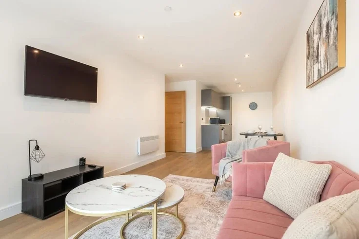 Flat Pontefract Lane in Leeds