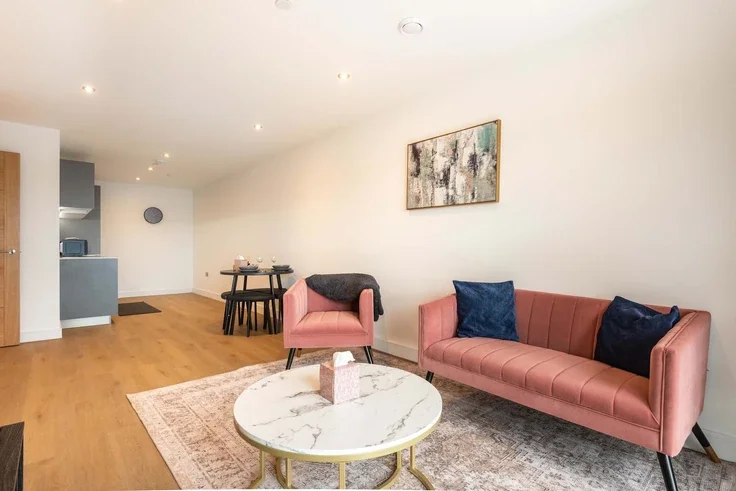Flat Pontefract Lane in Leeds