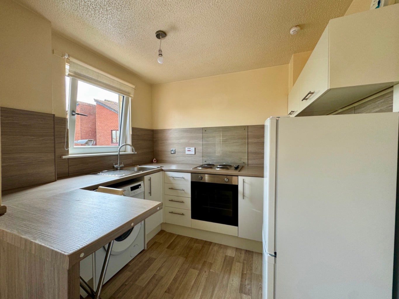 Flat McCallum Gardens in Bellshill