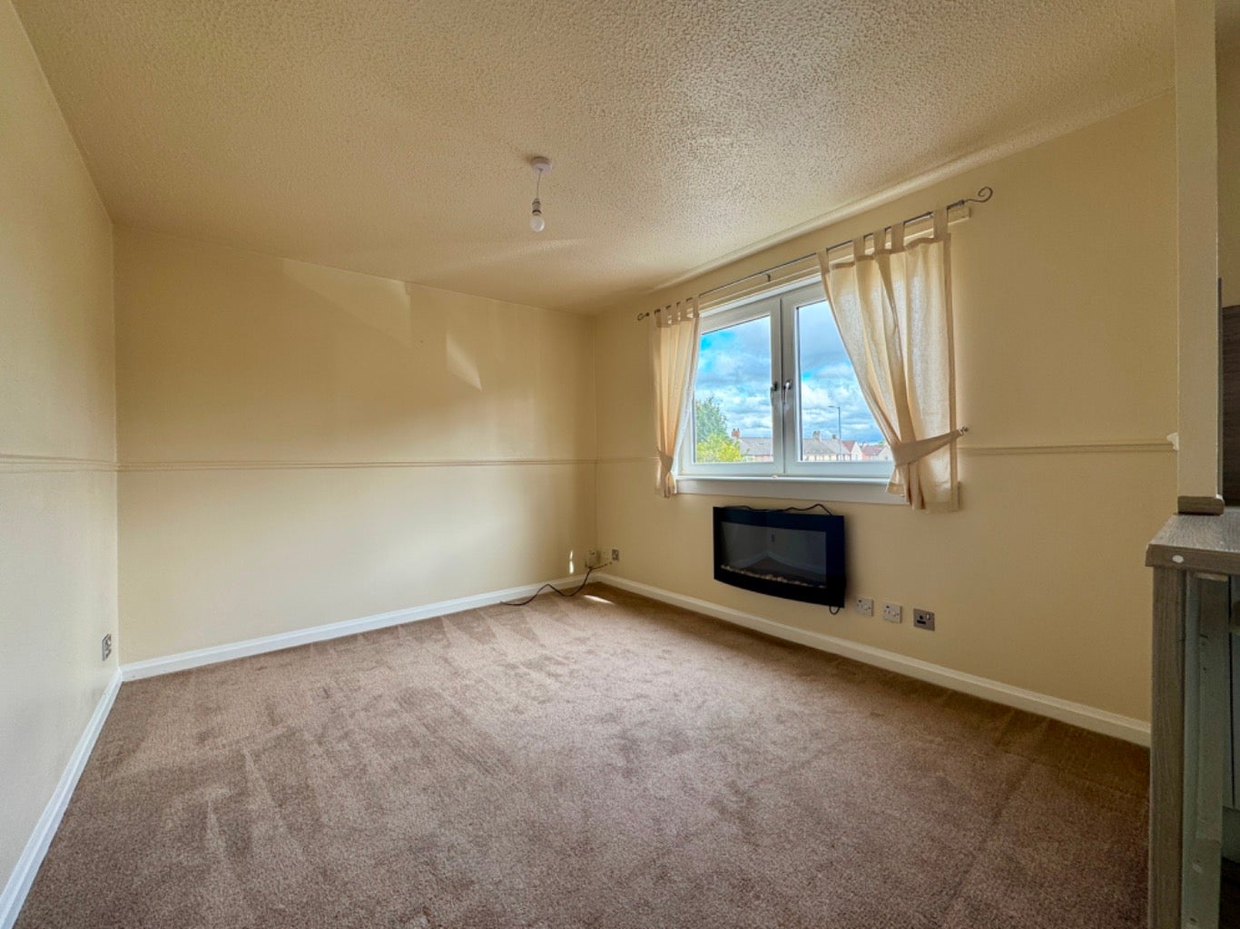 Flat McCallum Gardens in Bellshill