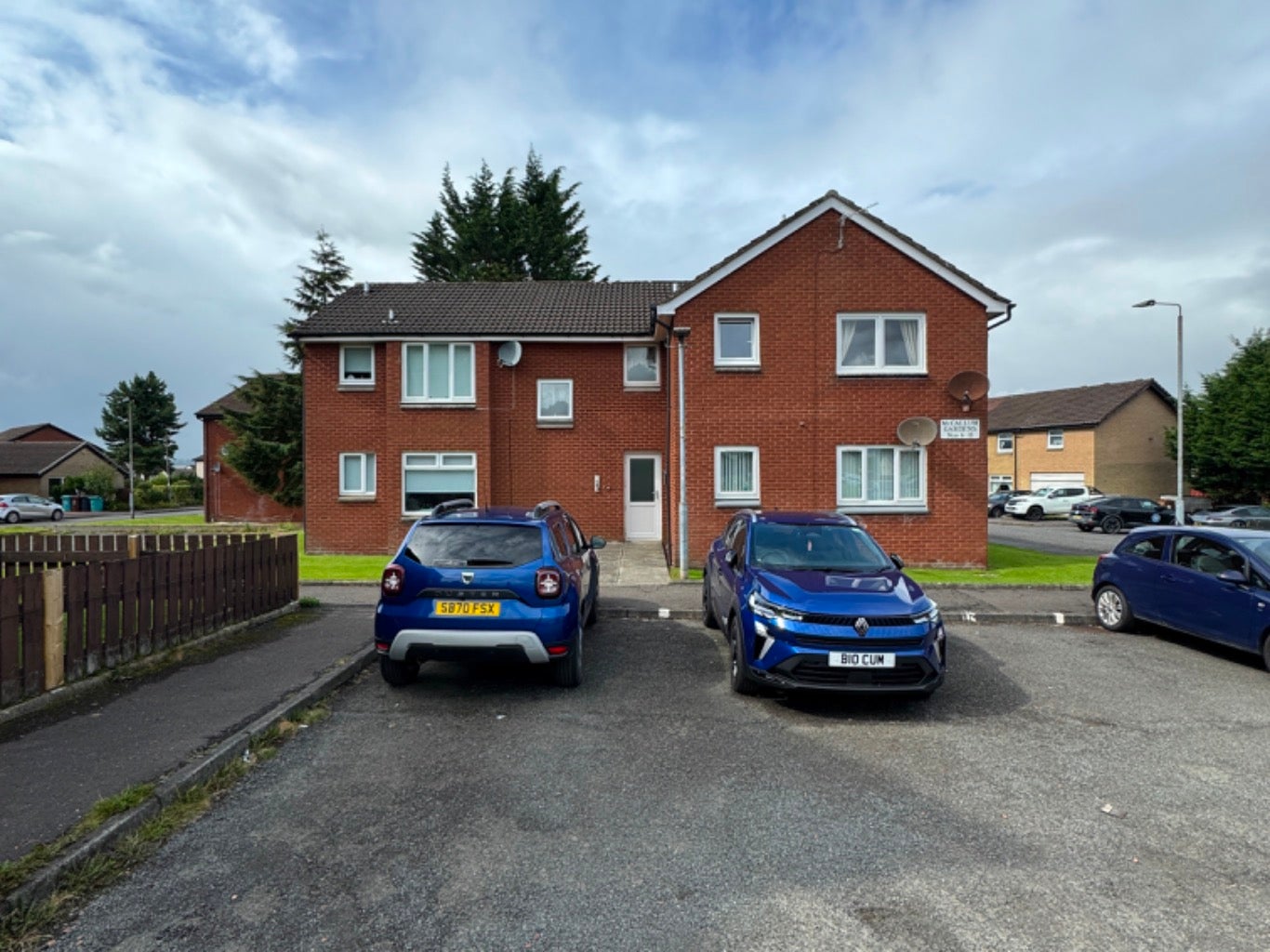 Flat McCallum Gardens in Bellshill