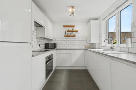 Flat Caledonian Road in Greater London