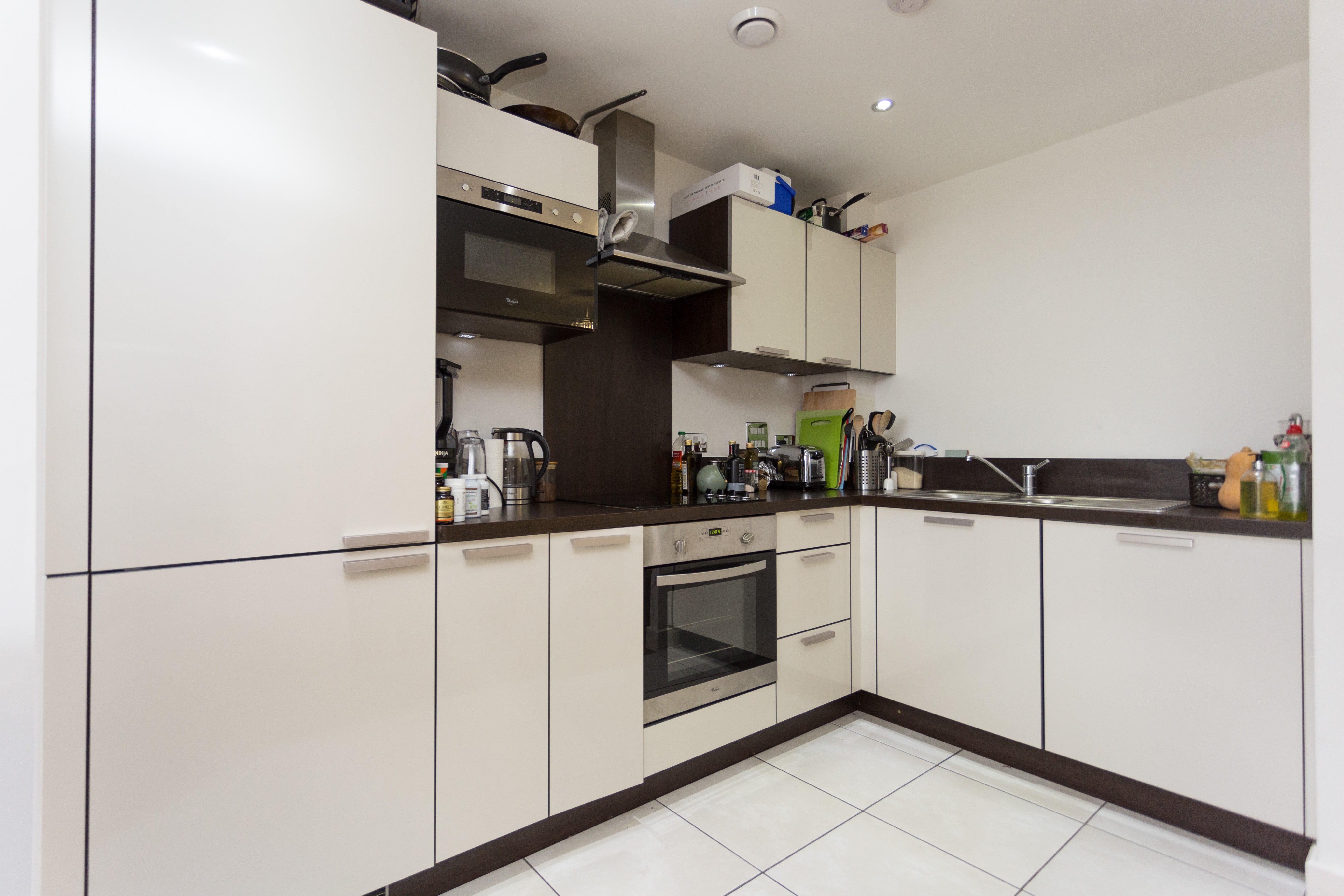 Flat Surrey Quays Road in Greater London