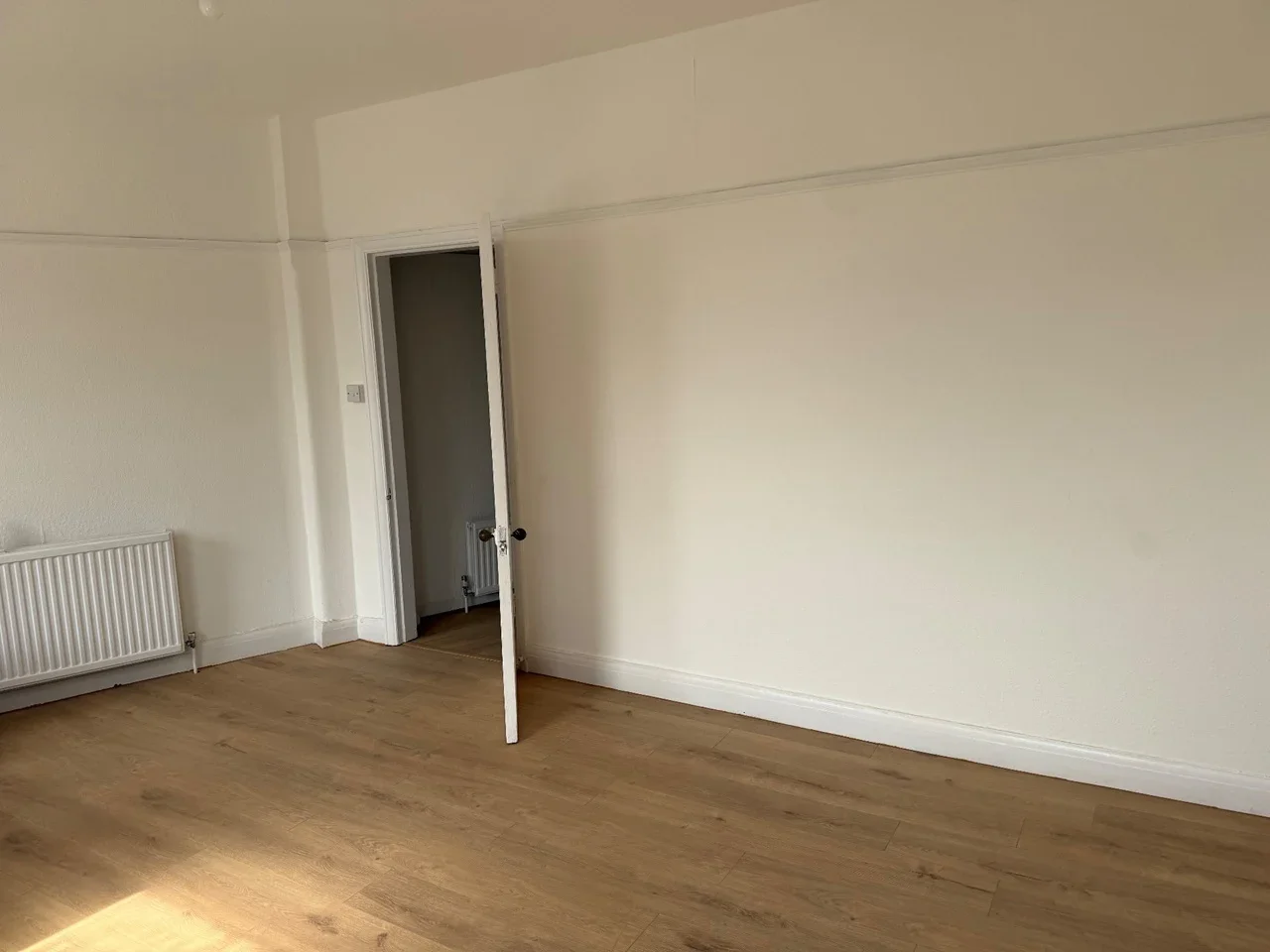 Flat Neasden Lane in Greater London