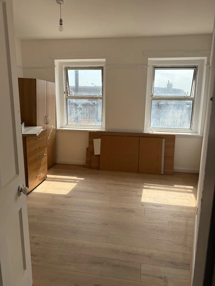 Flat Neasden Lane in Greater London