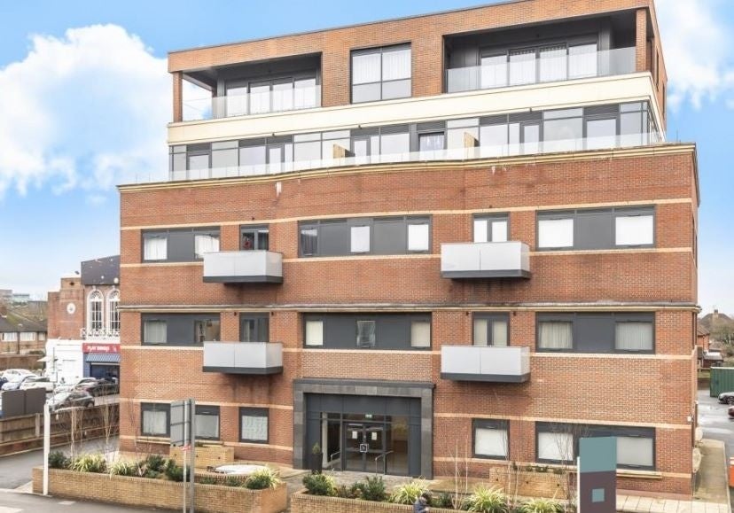 Flat Bath Road in Slough