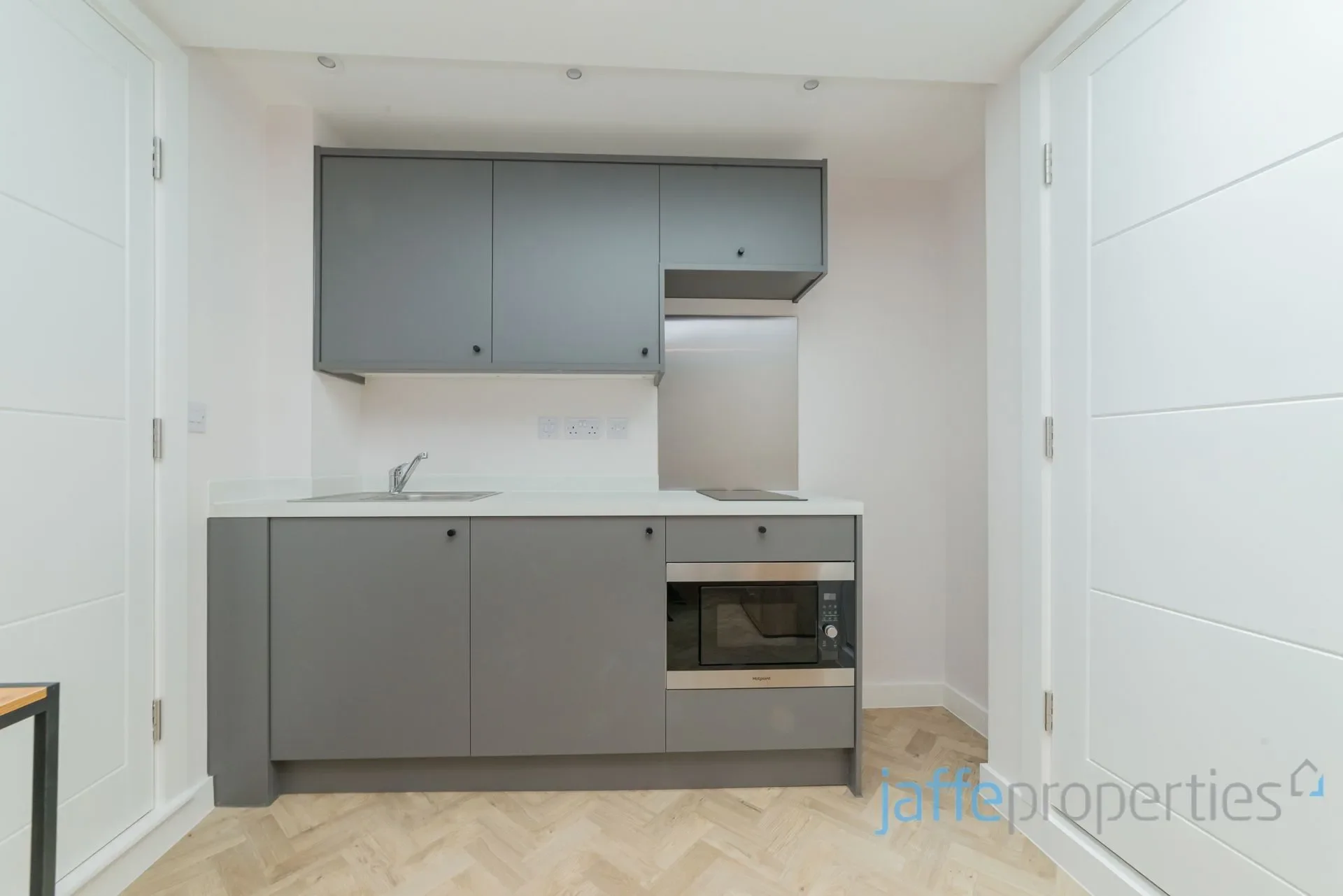 Flat West End Lane in Greater London