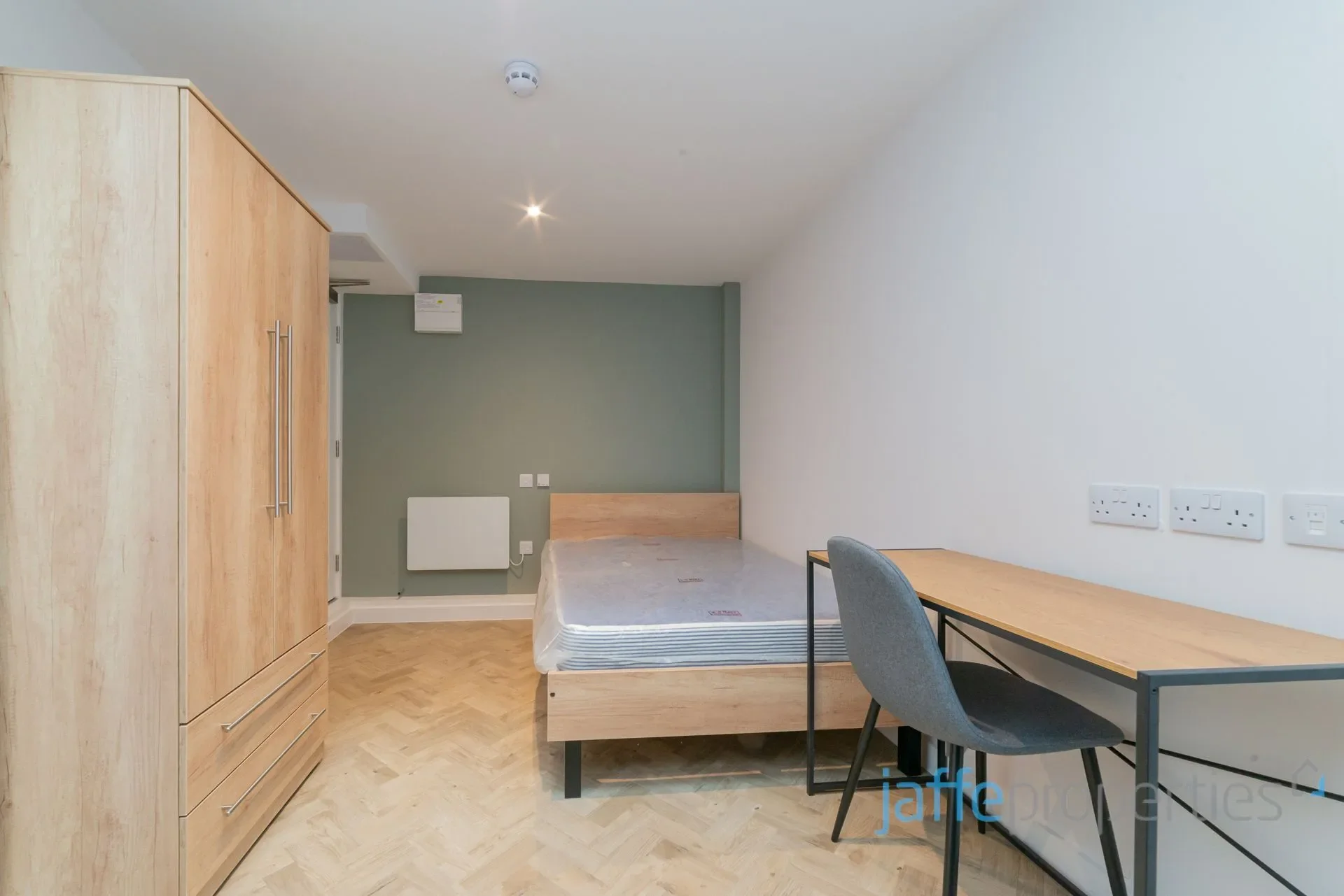 Flat West End Lane in Greater London