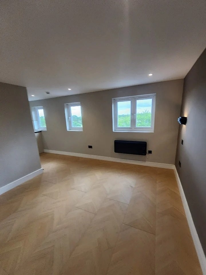 Flat Torrington Drive in Hertsmere