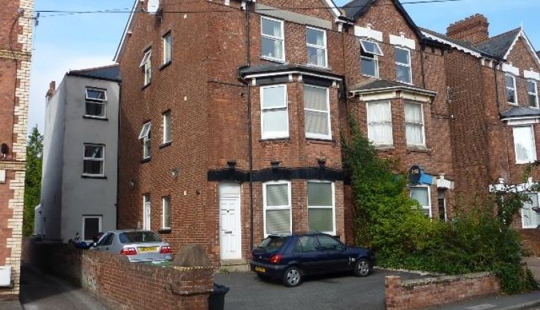 Flat Polsloe Road in Exeter