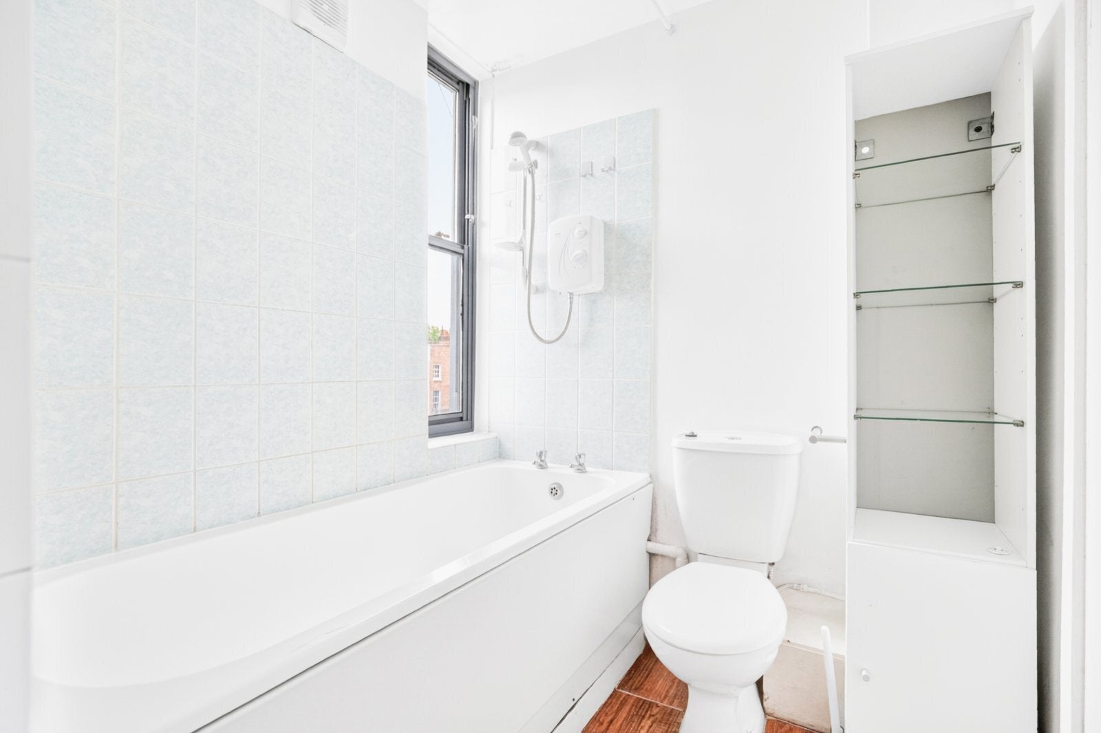Flat Lismore Walk in Greater London