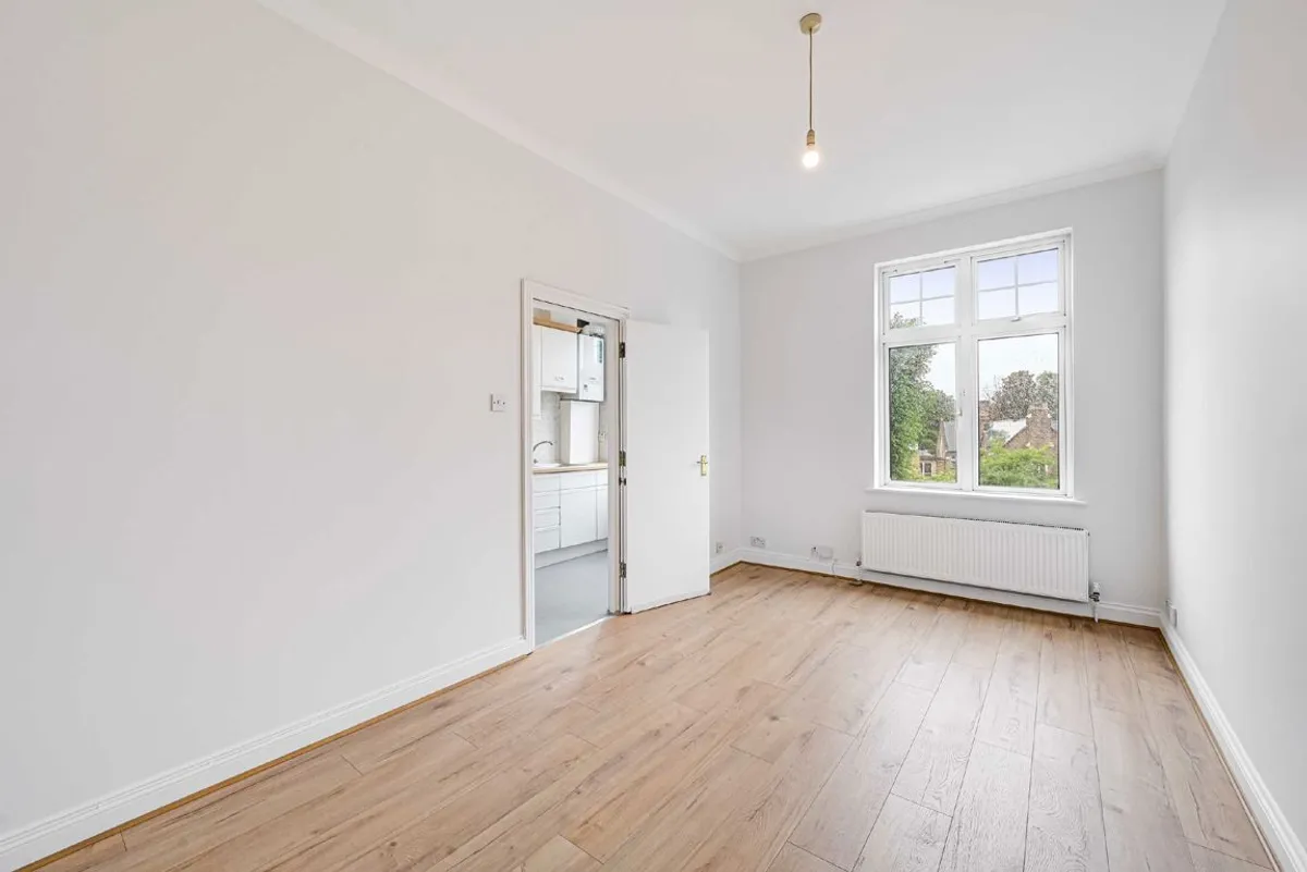 Flat Uxbridge Road in Greater London