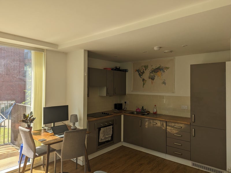 Room Leaf Street in Manchester