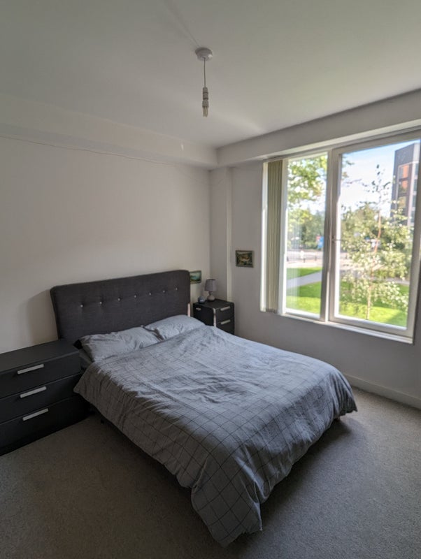 Room Leaf Street in Manchester