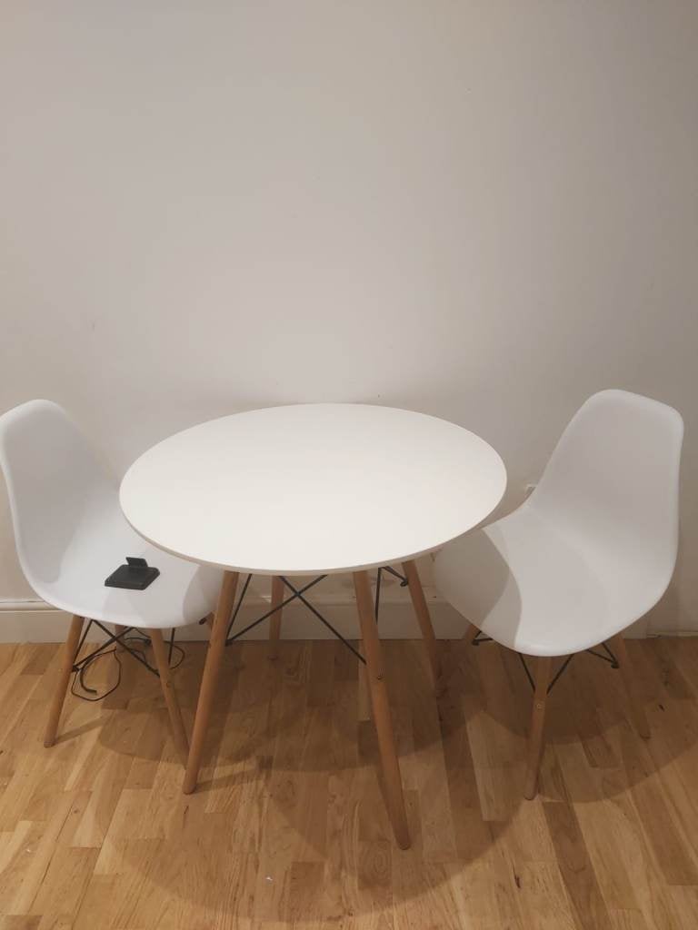 Flat Carlyon Road in Greater London