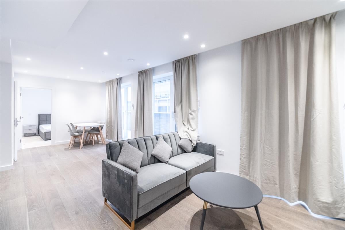 Flat Phoenix Place in Greater London