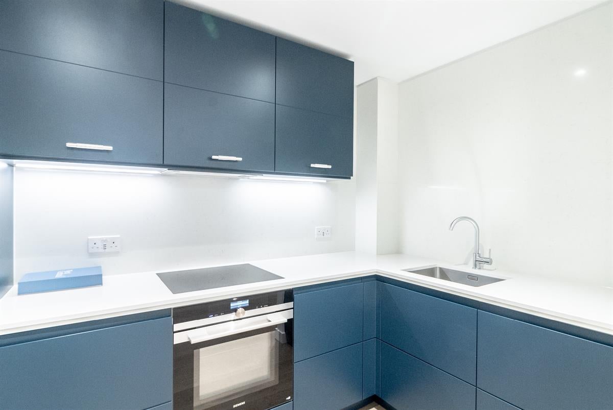 Flat Phoenix Place in Greater London