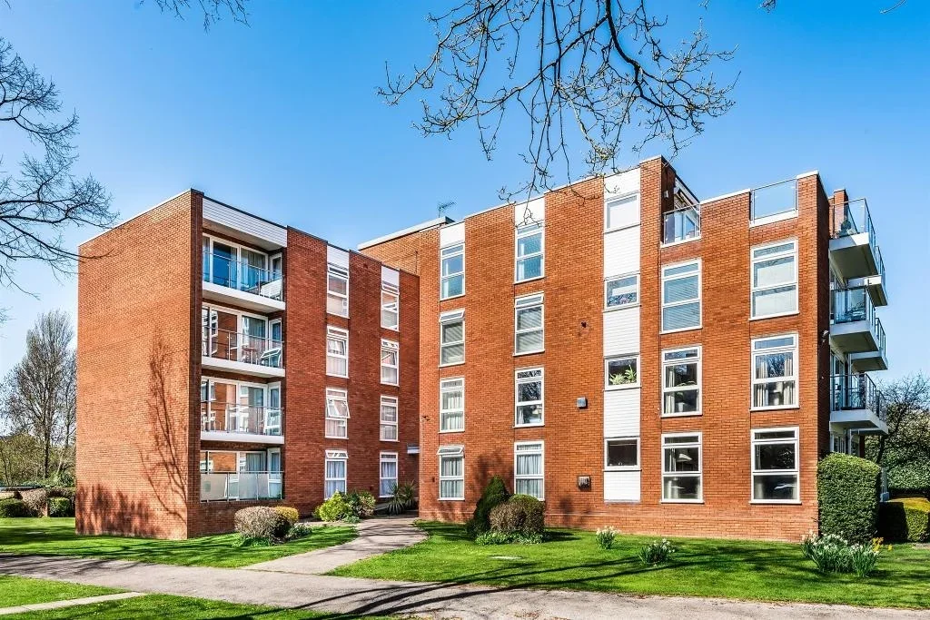 Flat Grosvenor Drive in Maidenhead