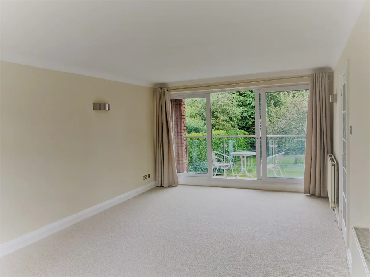 Flat Grosvenor Drive in Maidenhead