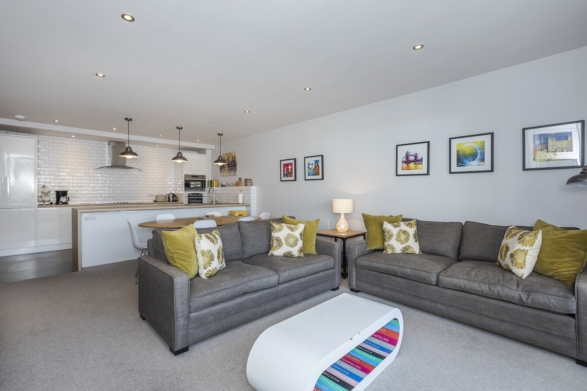 Flat Shad Thames in Greater London