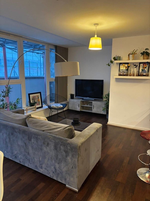 Room Point Pleasant in Greater London